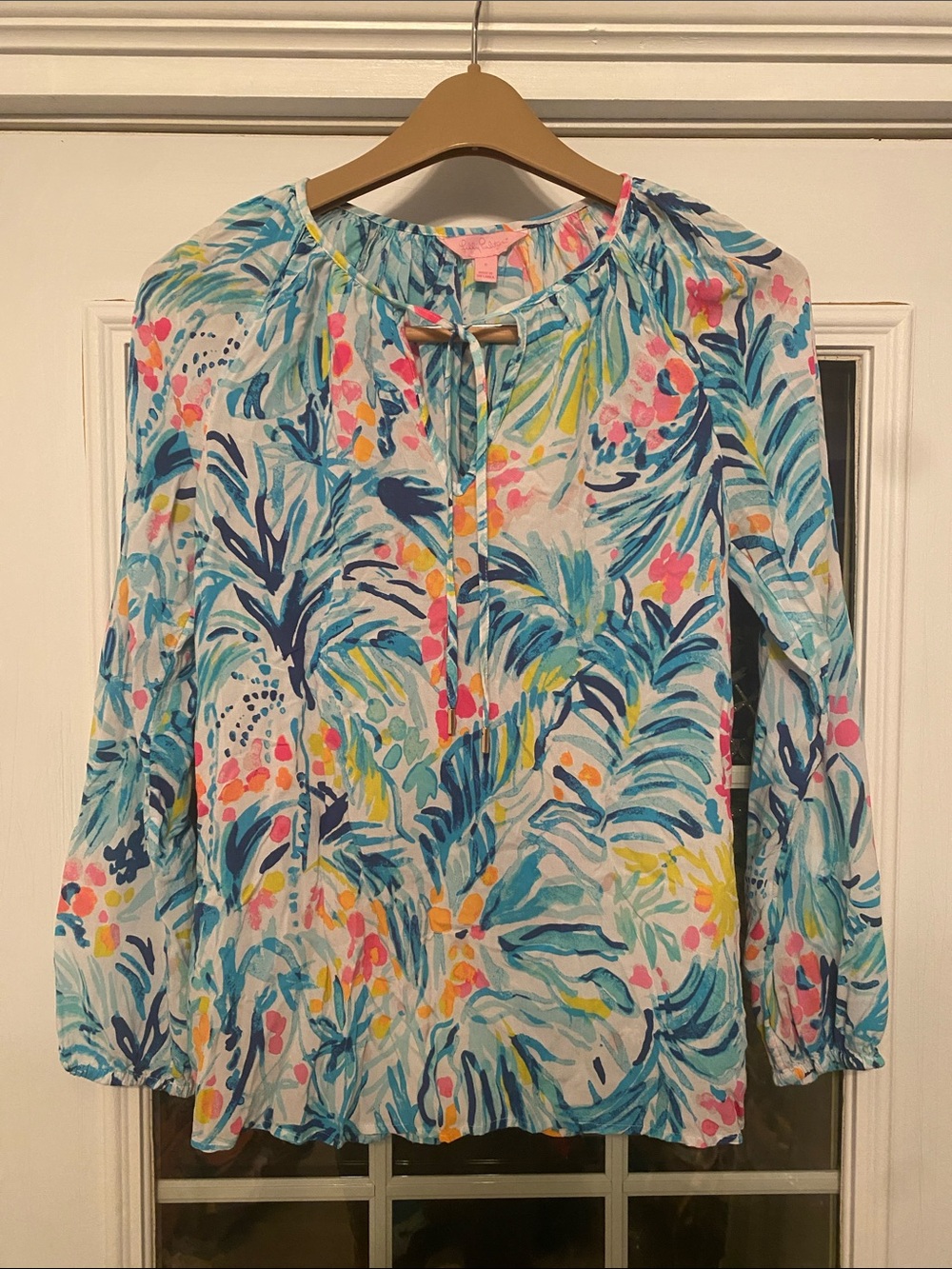 Lily Pulitzer Vibrant Floral Print Blouse. Size Small. Great Condition.